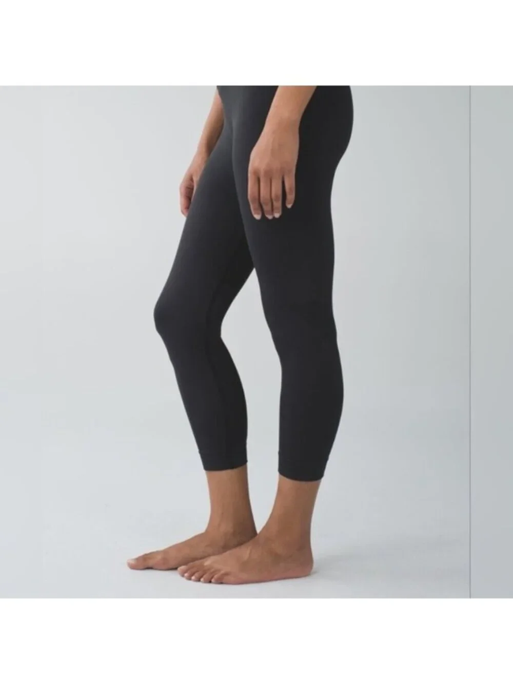 Lululemon Zone In Crop Black - Picture 1 of 11